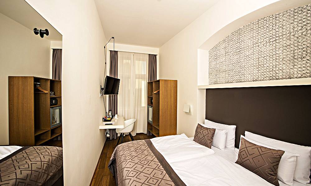 Double Room Hotel Golden Crown Prague, Standard Single Bedding Size
